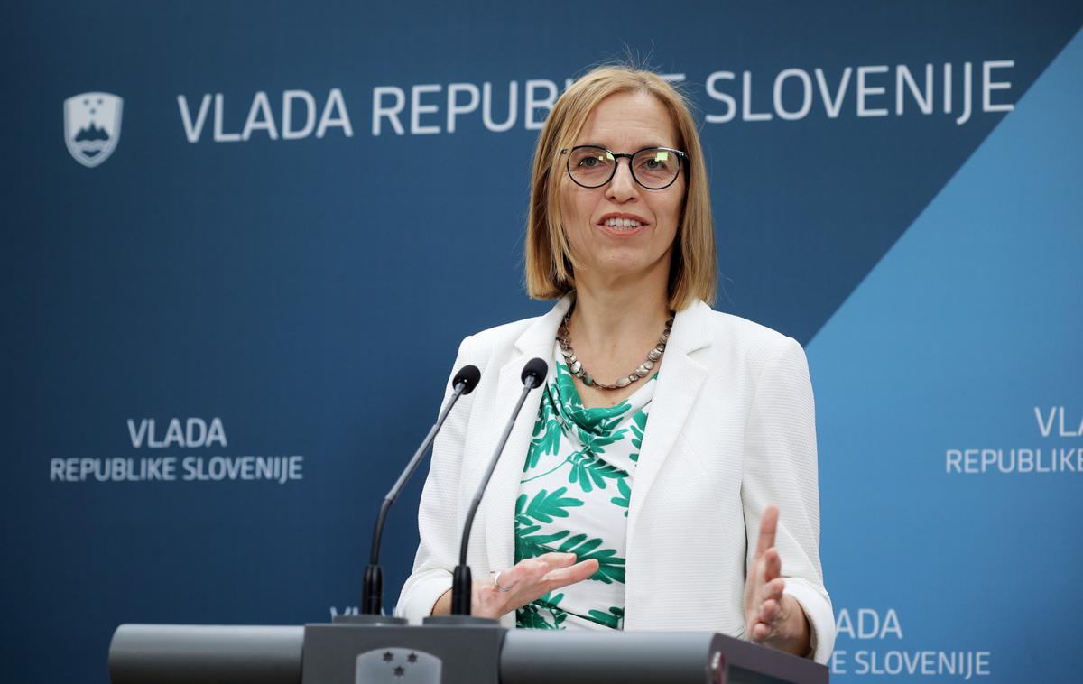 Valentina Prevolnik Rupel | Vse spremembe ciljajo na zmanjšanje čakalnih dob, izboljšanje organizacije zdravstvenih storitev in zagotavljanje enakopravne obravnave pacientov, poudarja ministrica.  | Foto STA