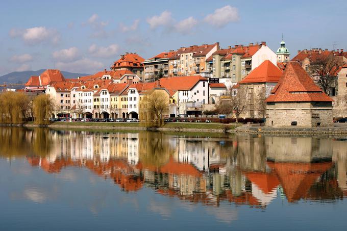 Če bi obveljalo mnenje Shermana Milesa glede razmejitve med Avstrijo in jugoslovansko državo na Štajerskem, bi avstrijsko-slovenska meja zdaj potekala po Pohorju, Maribor pa bi bil del Avstrije. Miles, ki je mesto obiskal januarja 29. januarja 1919, je bil prepričan, da je Maribor po svojem bistvu nemško oziroma avstrijsko mesto (v poročilih navaja podatek, da je 80 odstotkov meščanov Avstrijcev, 20 odstotkov pa Slovencev). Prepričan je bil, da mesto s svojim vinarstvom gospodarsko gravitira k severni Štajerski in Koroški, zaradi česar bi moralo po njegovem biti del Avstrije. Dejstvo, da je imelo nemško govoreče prebivalstvo zelo prevladujočo gospodarsko moč v mestu, je bil zanj samo dodaten argument za priključitev k Avstriji. Po drugi strani pa je bil prepričan, da je Ptuj oziroma Ptujski bazen, kot je imenoval ta del vzhodne Štajerske, po svojem bistvu slovenski, zaradi česar bi moral biti del jugoslovanske države. | Foto: Guliverimage/Vladimir Fedorenko