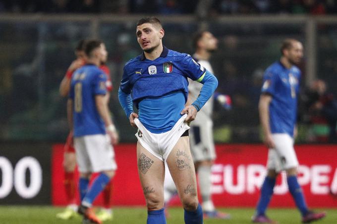 Zvezdnik PSG Marco Verratti je v zadnjih tednih doživel dva šoka. Najprej s Parižani v ligi prvakov, nato z Italijani v dodatnih kvalifikacijah za SP 2022. | Foto: Reuters