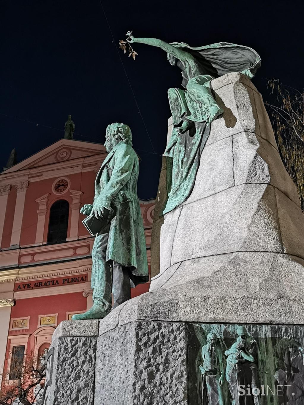 posneto s Huawei P30 Pro, Ljubljana, nočne, modra ura