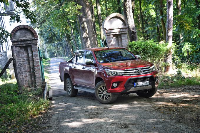 Vhod v nekdanje Titovo lovišče Vorovo. | Foto: Toyota