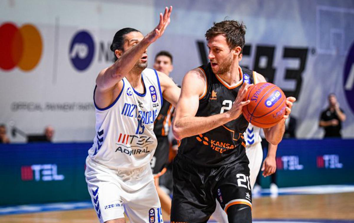 Kansai Helios | Helios je po preobratu za prvo zmago premagal MZT Skopje. | Foto ABA League j.t.d./Dragana Stjepanovic