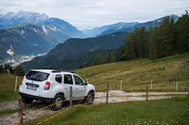 Dacia duster in oskrbnik gorske koče