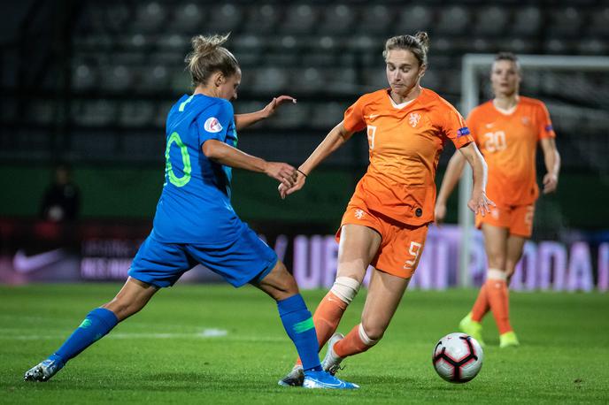 Dominika Čonč | Slovenska reprezentantka Dominika Čonč si želi še boljše promocije reprezentančnih tekem ženske izbrane vrste. | Foto Blaž Weindorfer/Sportida