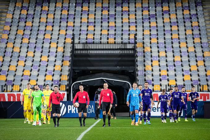 Srečanje 14. kroga v Ljudskem vrtu je zaradi kazni disciplinskega sodnika NZS potekalo pred praznimi tribunami. | Foto: Blaž Weindorfer/Sportida