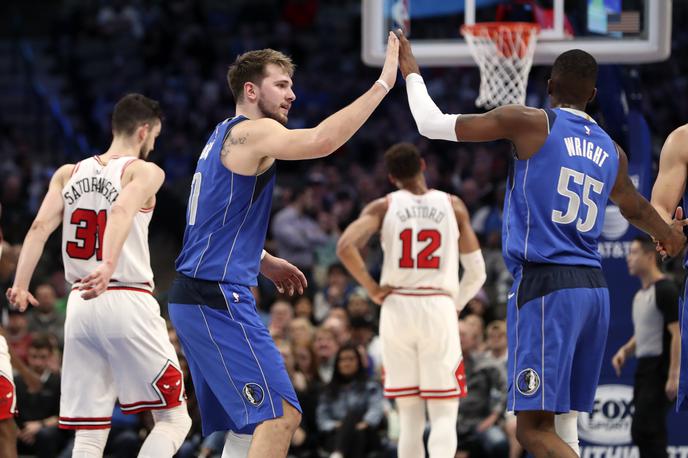 Luka Dončić | Luka Dončić je v tretji četrtini Chicagu nasul kar 21 točk. | Foto Reuters