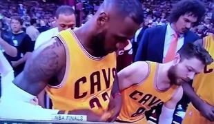 LeBron James ga je po nesreči pokazal (video)