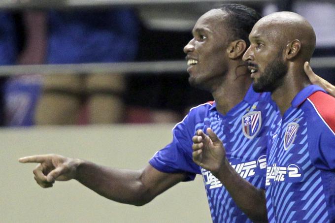 Didier Drogba in Nicolas Anelka v Shenhui | Foto: Reuters