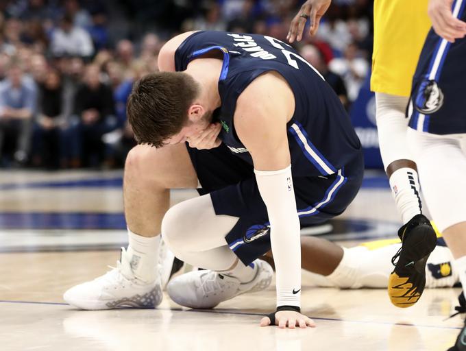 Luka Dončić je proti Indiani prejel kar tri močne udarce v glavo. | Foto: Reuters