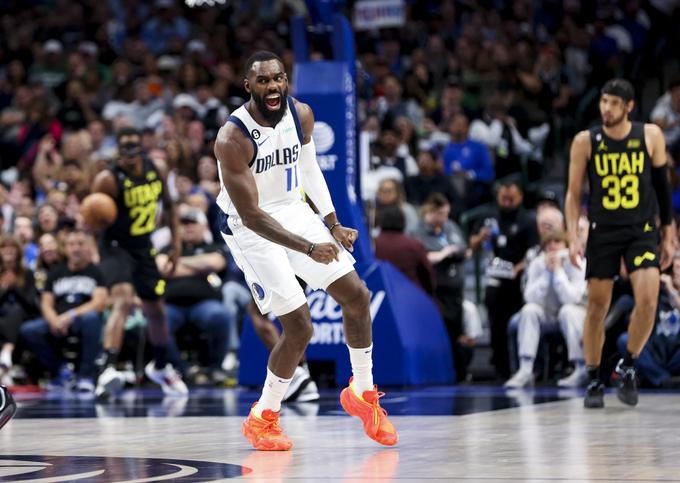 Tim Hardaway Jr. je bil zelo vroč. Zadel je kar sedem od devetih metov za tri točke. Trojica Kyrie Irving, Luka Dončić in Tim Hardaway Jr. je dosegla kar 86 od 120 točk Dallasa. | Foto: Reuters