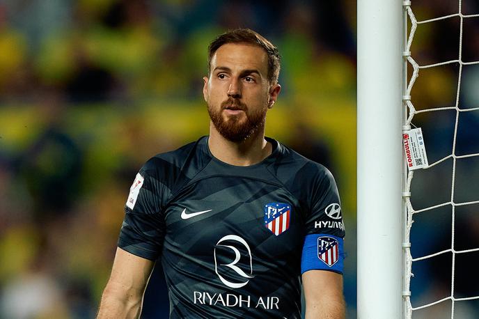 Atletico Madrid Jan Oblak | Jan Oblak brani na pokalni tekmi 1/16 finala za Atletico. Madridčane je že v 2. minuti popeljal v vodstvo Argentinec Angel Correa, nato je v 39. minuti izenačil Leandro Antonetti.  V drugem polčasu je dvakrat v polno zadel Nizozemec Memphis Depay. | Foto Guliverimage