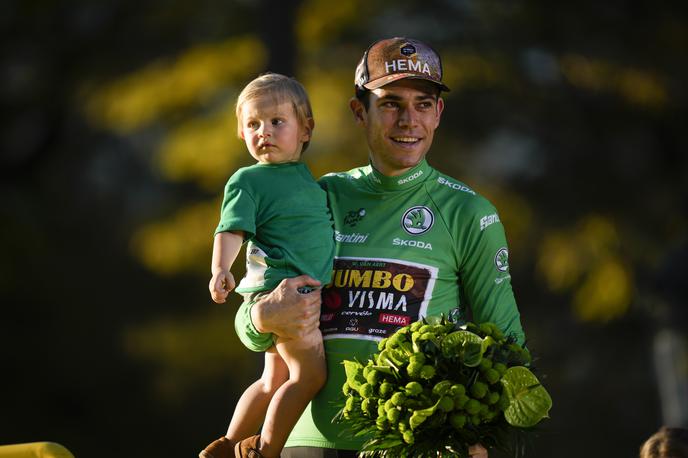 Wout Van Aert sin George 2022 | Belgijski kolesar Wout Van Aert se je med letošnjo Dirko po Franciji razveseli rojstva drugorojenca. Na fotografiji: lani na zaključku Toura v Parizu s sinom Georgom. | Foto Guliverimage