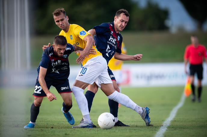 Luka Volarič | Luka Volatič (desno) je že prestal operavijo, zdaj ga čaka dvomesečno okrevanje. | Foto Saša Pahič Szabo/Sportida