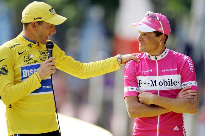 Jan Ullrich | Lance Armstrong in Jan Ullrich sta na prelomu tisočletja veljala za največja rivala v svetu kolesarstva, a sta hkrati drug do drugega gojila veliko spoštovanje. To je še posebej prišlo do izraza v obdobju, ko je Ullrich zapadel v veliko osebnostno krizo, ki jo je kot kaže uspešno razrešil. | Foto Getty Images