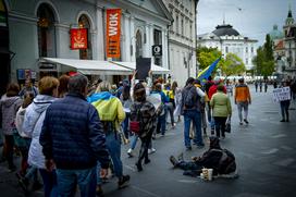 Shod v središču Ljubljane v podporo Ukrajini