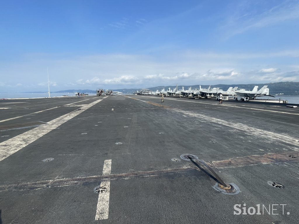 letalonosilka USS Gerald R. Ford