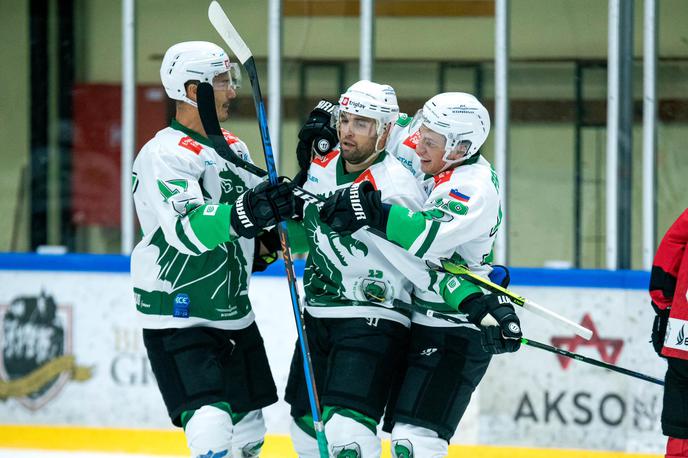 HK Olimpija : HDD Jesenice, poletna liga Bled | Prvi večni derbi sezone so s 4:1 dobili Ljubljančani. | Foto Facebook HK SŽ Olimpija