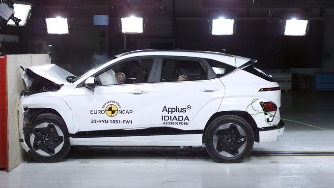 Hyundai kona se je komaj izognila le trem varnostnim zvezdicam.
 | Foto: EuroNCAP