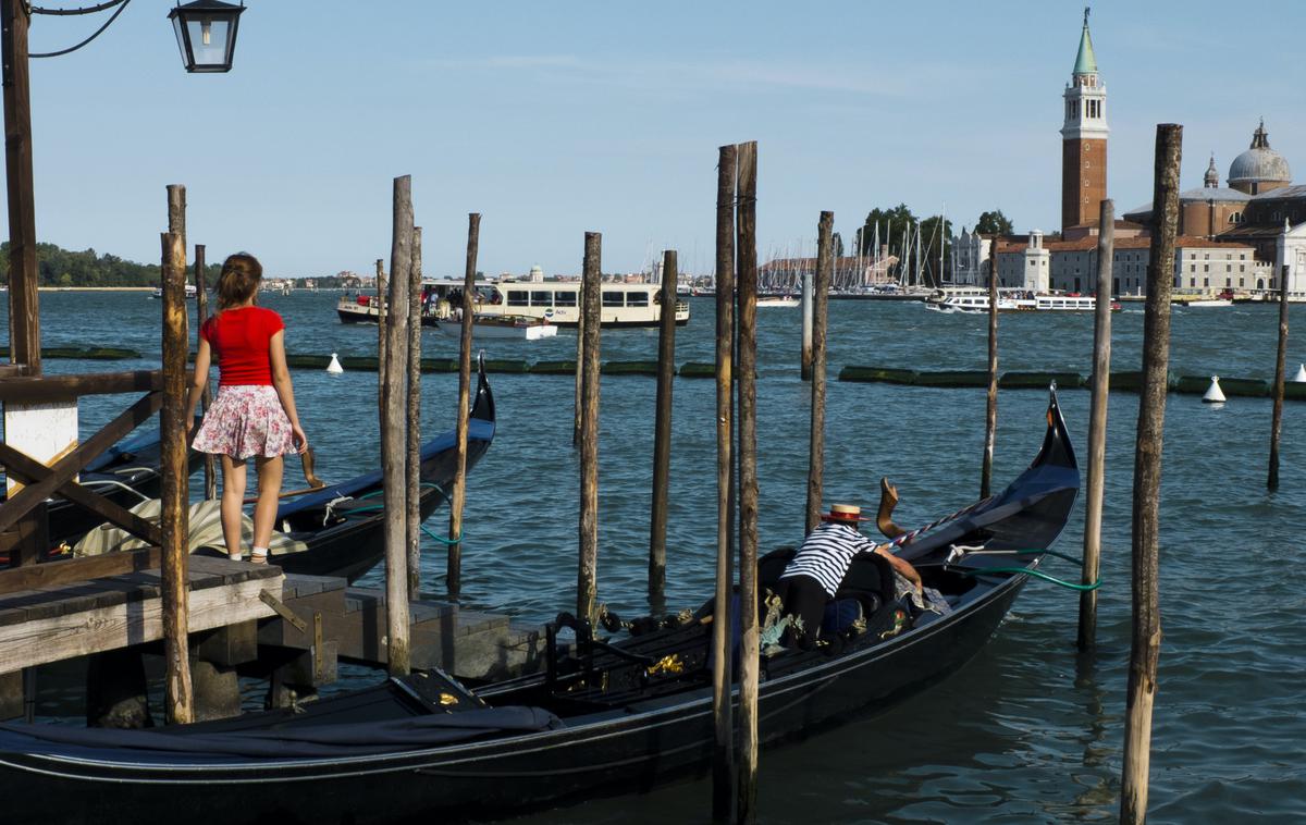 Benetke | Slavne Benetke (Venezia po italijansko) imajo ime po antičnih severnojadranskih Venetih. Po njih se imenuje tudi italijanska dežela Benečija (Veneto po italijansko). Med Slovenijo in deželo Benečijo leži dežela Furlanija-Julijska krajina, ki v italijanskem izvirniku (Friuli-Venezia Gulia) tudi delno nosi ime po Venetih. | Foto Guliverimage