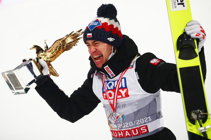 Kamil Stoch | Kamil Stoch je postal osrednji junak 69. novoletne turneje in v zrak še tretjič dvignil svojega zlatega orla. | Foto Reuters