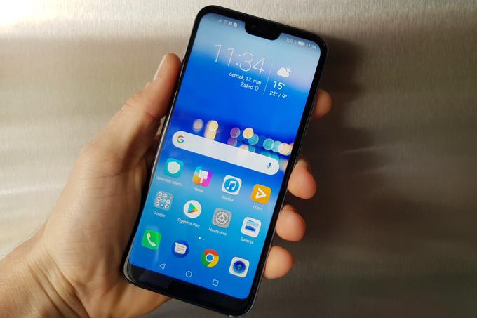 Eden od vrhunskih pametnih telefonov za razumno ceno (nekaj več kot 400 evrov), ki ima zaslon 18:9, je honor 10. Kliknite na fotografijo za članek.  | Foto: Matic Tomšič