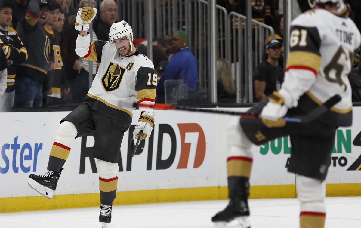 Reilly Smith | Hokejisti iz Las Vegasa, ki jih vodi nekdanji trener Bostona Bruce Cassidy, so slavili šele v petem krogu kazenskih strelov, ko je bil uspešen Reilly Smith. | Foto Reuters