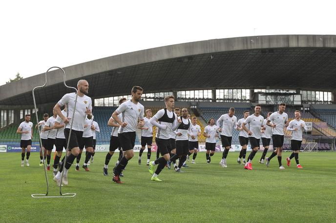 NK maribor | Po več kot dveh mesecih so lahko skupaj trenirali kot ekipa, tudi s stikom.. | Foto NK Maribor