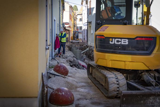 V središču Novigrada potekajo gradbena dela.  | Foto: Ana Kovač