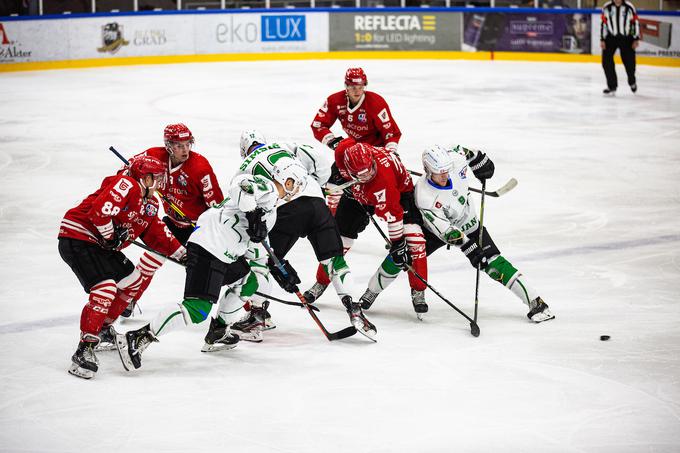 Če bo zdržal urnik, se bosta večna tekmeca v sklopu državnega prvenstva prvič pomerila 10. novembra v Podmežakli, 26. novembra pa v Tivoliju. | Foto: Peter Podobnik/Sportida