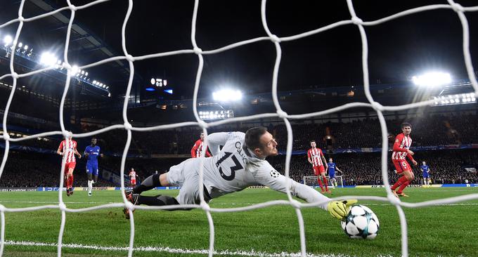 Jan Oblak je med tednom blestel v Londonu, kjer je paral živce zvezdnikom Chelseaja, izkazal pa se je tudi v nedeljo v Sevilli. | Foto: Reuters