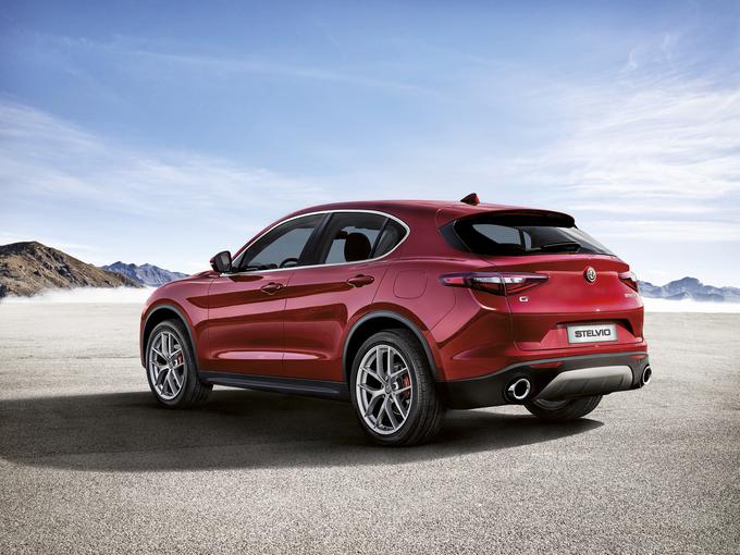 Dvolitrski bencinski motor bo alfo romeo stelvio do sto kilometrov na uro pognal v 5,7 sekunde in ji omogočil najvišjo hitrost 230 kilometrov na uro. | Foto: Alfa Romeo