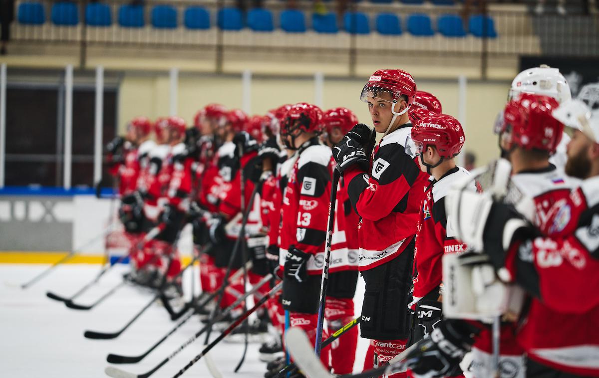 HDD Jesenice : HK Olimpija | Jeseničani so z nekaj manjšimi težavami prišli do zmage v Linzu. | Foto Štefan Kovač/Sportida