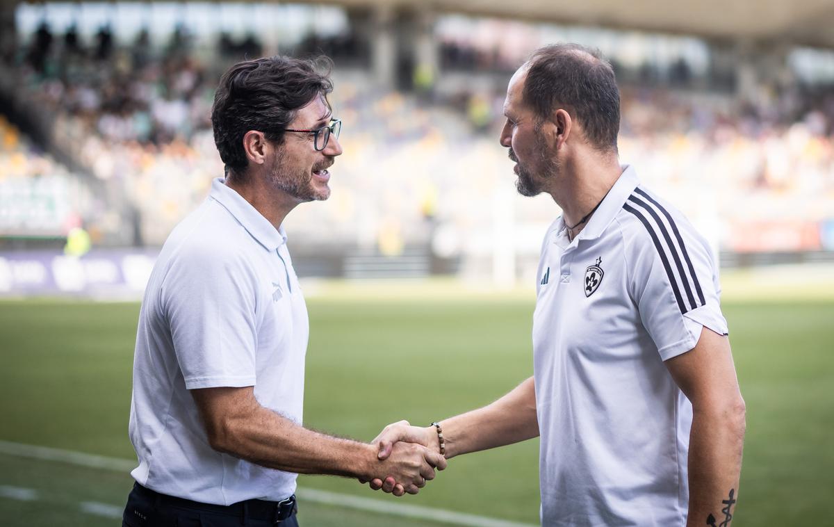 NK Maribor : NK Olimpija 1. SNL Ante Šimundža Victor Sanchez | Victor Sanchez in Ante Šimundža sta se razšla z remijem. | Foto Jure Banfi/alesfevzer.com