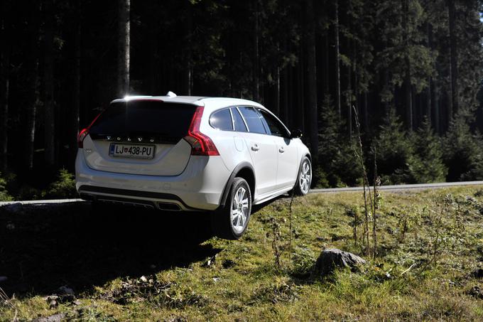 Volvo V60 cross country D3 - fotogalerija testnega vozila | Foto: Ciril Komotar