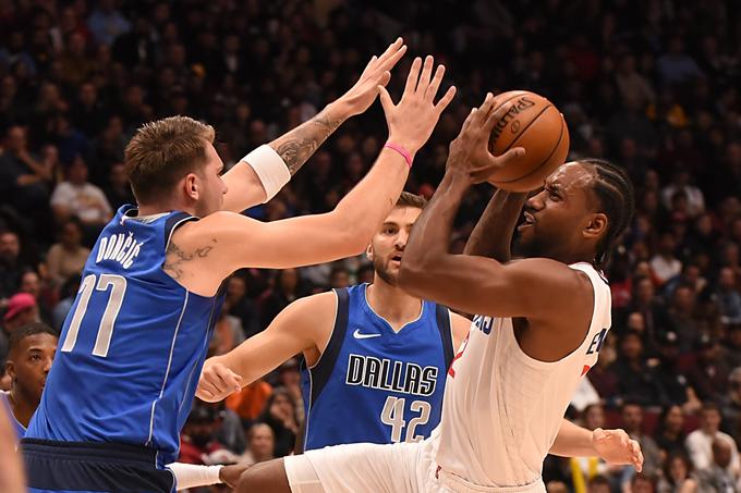 Kawhi Leonard je proti Dallasu, pri katerem ga je pokrival tudi Luka Dončić, zadel le pet izmed 19 metov iz igre. | Foto: Reuters