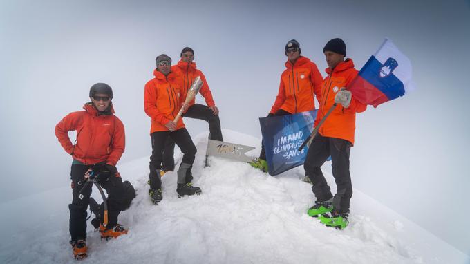 Olimpijska bakla Triglav | Foto: Peter Vrčkovnik