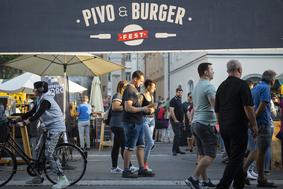 V prestolnici bo vnovič dišalo po burgerjih in pivu