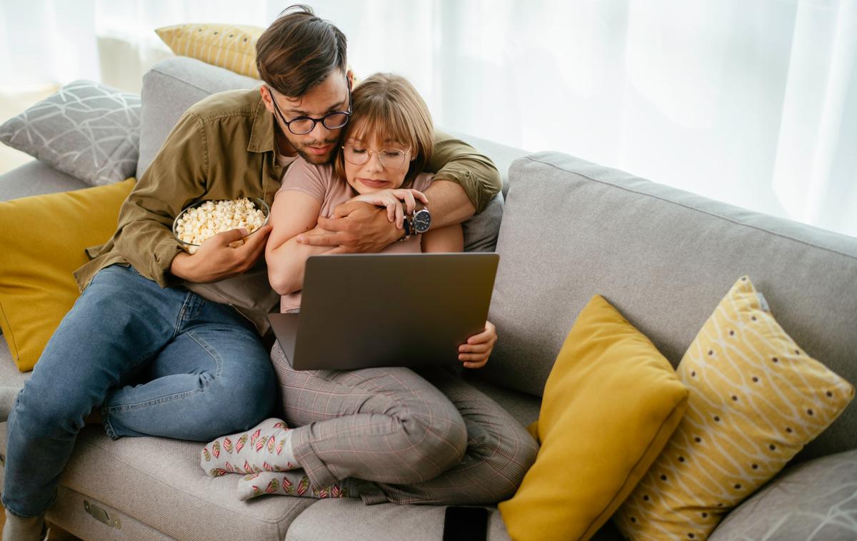 Starš. Otrok. Digitalno starševstvo. Računalnik. | Foto Shutterstock