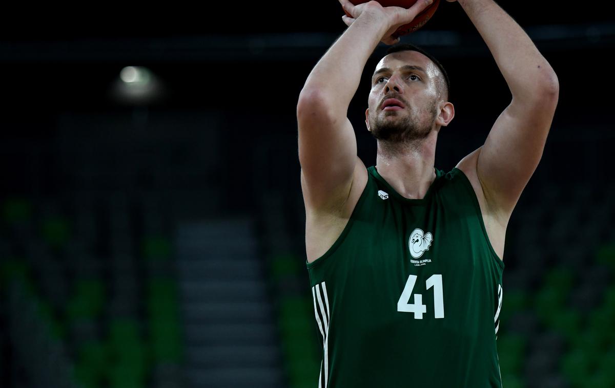 Rašid Mahalbašić | Podpisal je pogodbo, ki mu omogoča odhod, v kolikor prejme boljšo ponudbo. | Foto Tine Ružič/Cedevita Olimpija