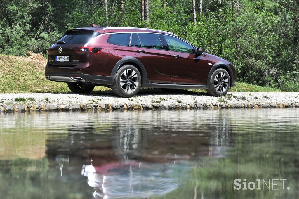 Opel insignia country tourer