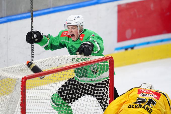 Marcel Mahkovec je v Brunicu dosegel gol za izenačenje na 2:2. | Foto: www.alesfevzer.com