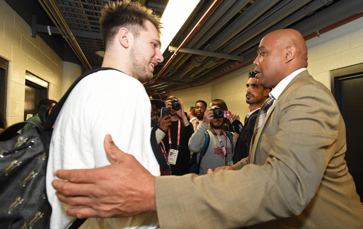 Luka Dončić in Charles Barkley | Charles Barkley je mnenja, da okoli Dončića niso izpeljali prave zgodbe. | Foto Getty Images