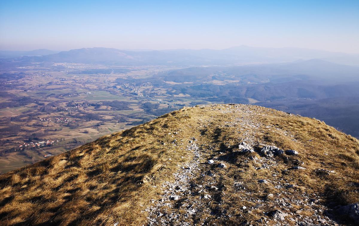 Nanos. Jadralno padalo. Jadralec. | Nesrečo je povzročil sunek vetra. | Foto Gregor Pavšič