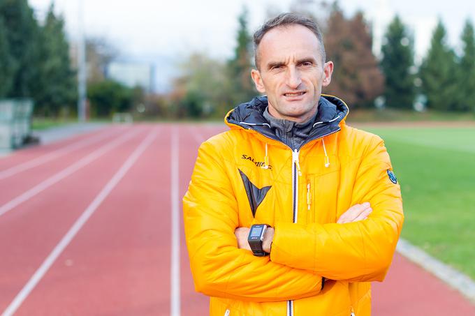 Roman Kejžar, slovenski rekorder v maratonu in polmaratonu je navdušen nad današnjim tekaškim spektaklom na Dunaju. "Vse je bilo premišljeno do zadnje podrobnosti," pravi in dodaja: "Kipchoge je dokazal, da je najboljši maratonski tekač vseh časov." | Foto: Peter Kastelic