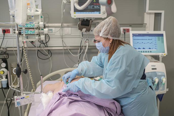 Koronavirus v Srbiji | V Srbiji in Črni gori spet narašča število okužb, hospitalizacij in smrti zaradi bolezni covid-19. | Foto Reuters