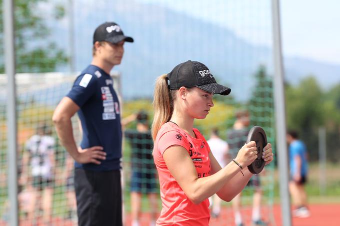 "Malo je žalosti in jeze, ker ne morem vsega delati, ker sem se res veselila prvih treningov, a bom morala ostati potrpežljiva." | Foto: www.alesfevzer.com