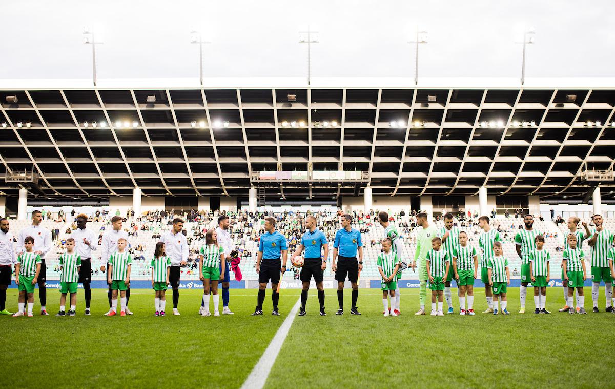 NK Olimpija : NK Tabor Sežana | Nogometni klub Olimpija bo zaradi neizpolnjevanja finančnih obveznosti doletela kazen v obliki odvzema točk. | Foto Grega Valančič/Sportida