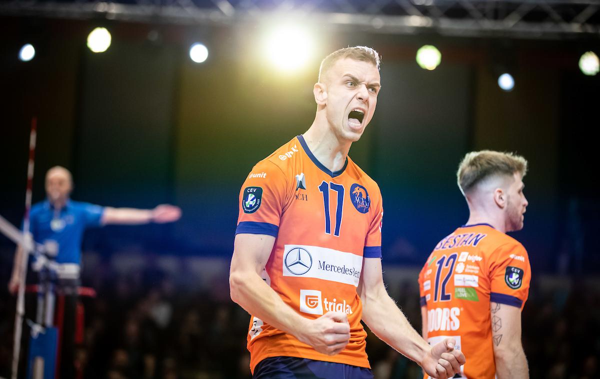 Matic Videčnik | Matic Videčnik bo vsaj še dve leti član ACH Volleyja. | Foto Blaž Weindorfer/Sportida