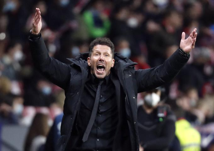 Diego Simeone je prvič, odkar vodi Atletico Madrid, v ligi prvakov izločil klub, v katerem nastopa Cristiano Ronaldo. To mu je uspelo v petem poizkusu. | Foto: Reuters