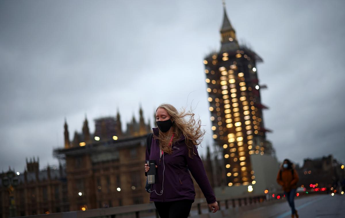 Velika Britanija covid-19 | Britanska vlada zagotavlja, da pri ukrepih ne gre za novo zapiranje družbe. "To ni 'lockdown', to je načrt B," je v sredo dejal britanski premier Boris Johnson. | Foto Reuters